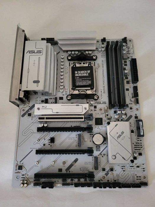 Asus b650e max gaming wifi w am5/ddr5
