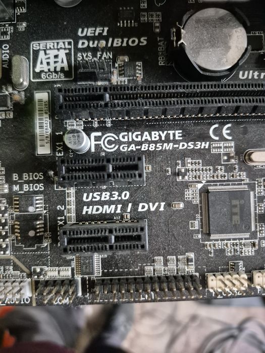 Видео карта geforce 1060 и дъно на Gigabyte