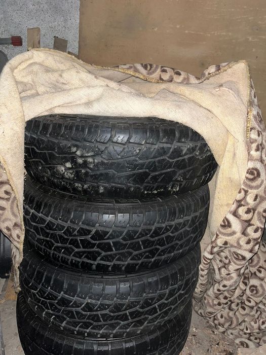 Продам шины для внедорожника