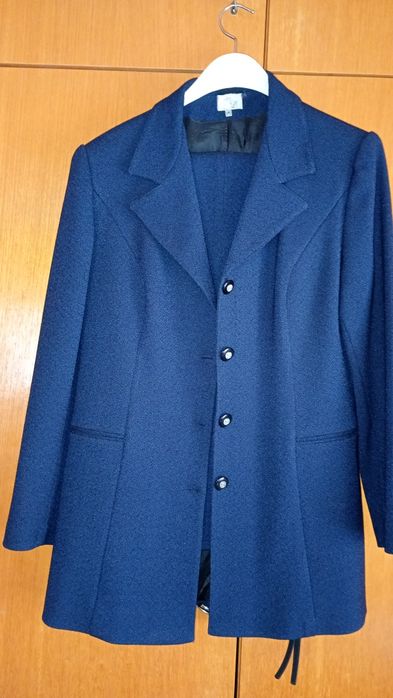 Рокля+Дамски костюми с пола  или панталон