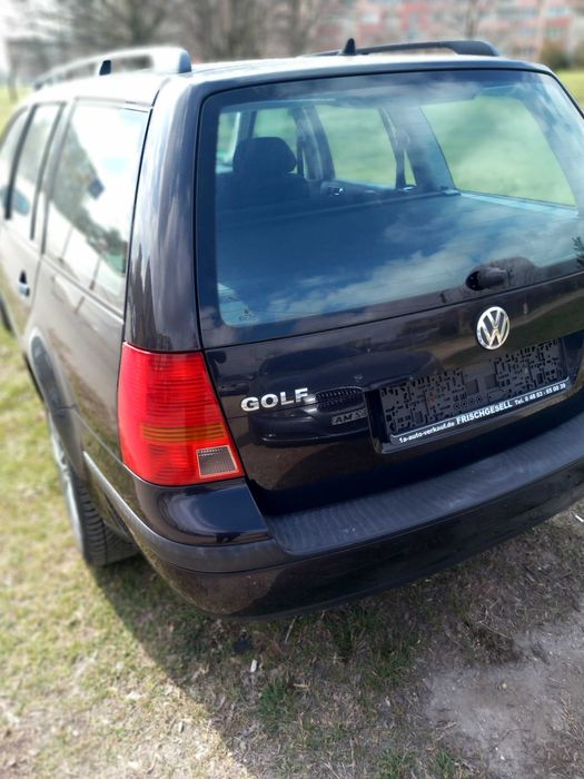 Продавам фолкцваген голф