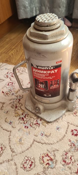 Домкрат новый на 20 т