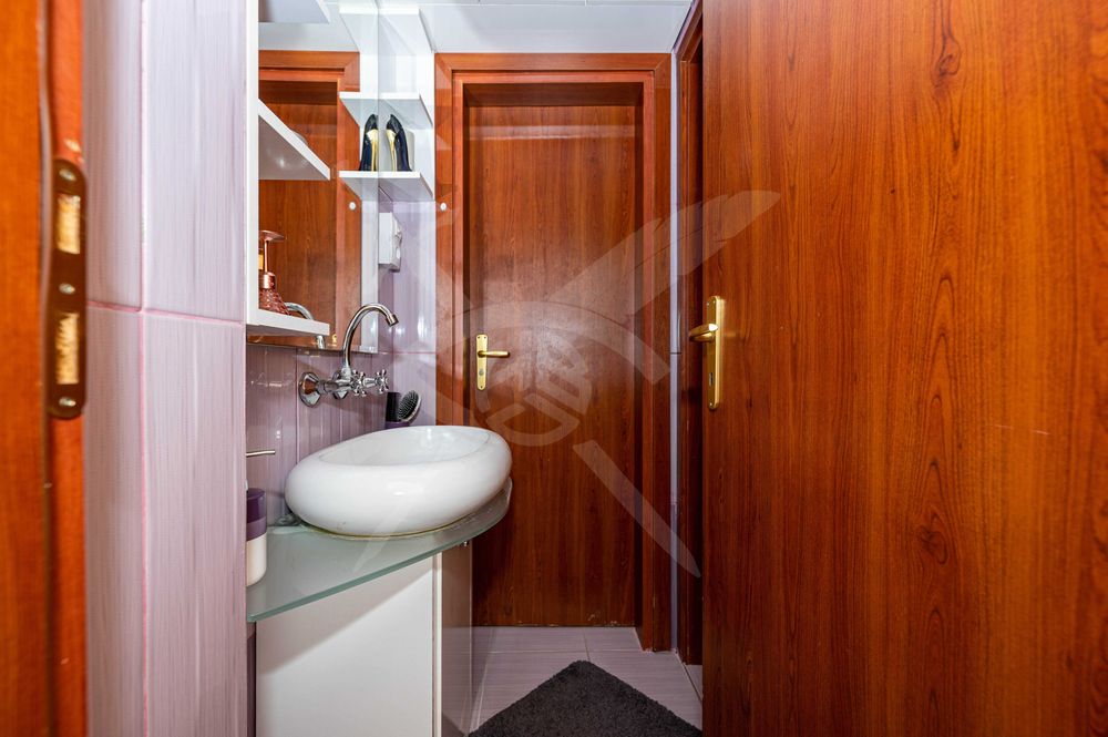 Продава се Тристаен апартамент в Пловдив, Остромила - 116 кв.м за 1432 €/кв.м - Снимка #14