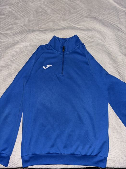 Мъжки дрехи - нови и малко носени в ново състояние.