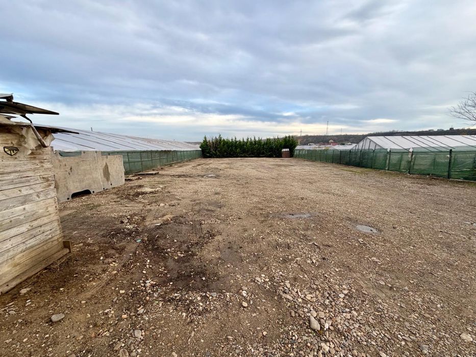 Vand Teren+Casa Strada george Toparceanu nr 11 (17Ari)