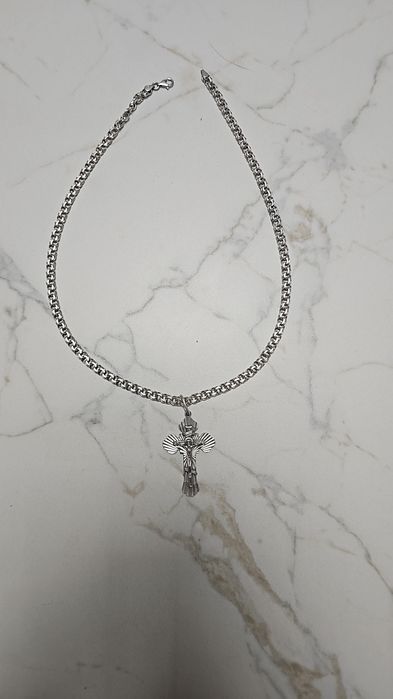 Серебряная цепочка с крестом