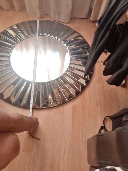 Oglinda perete salon sau curte