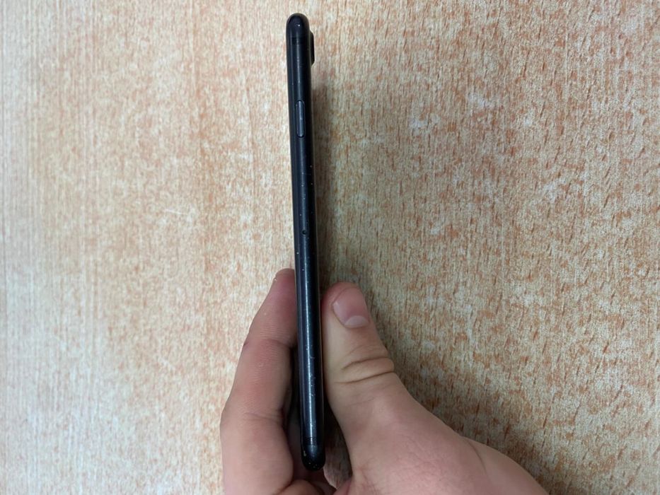 Продам iPhone 7 на 32гб