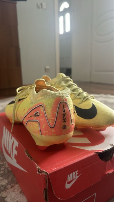 Kylian Mbappé Vapor 16 PRO