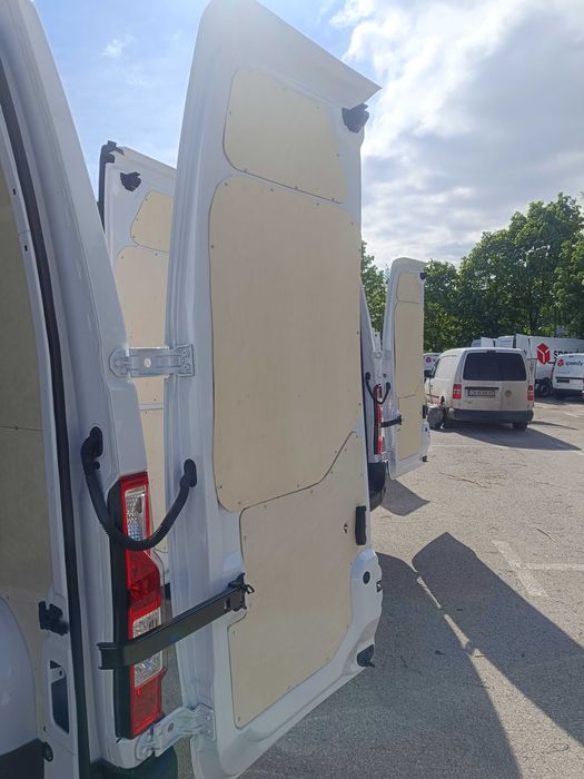 Дървена облицовка на бусове: Облицовки,Стелажи и катинари за сигурност