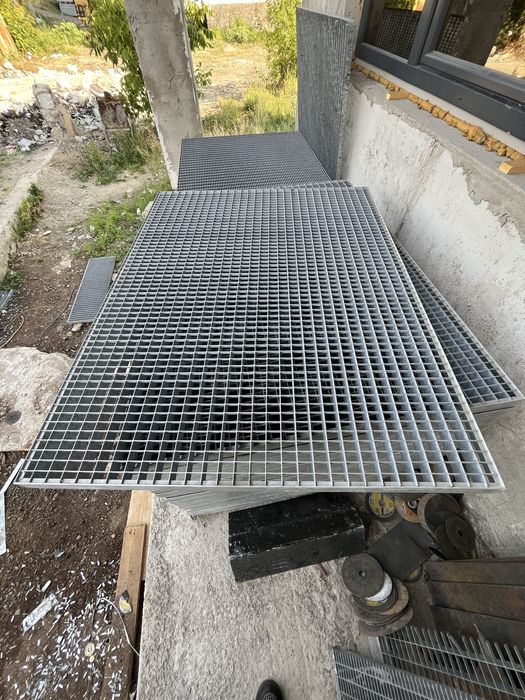 Gretare zincate trepte zincate