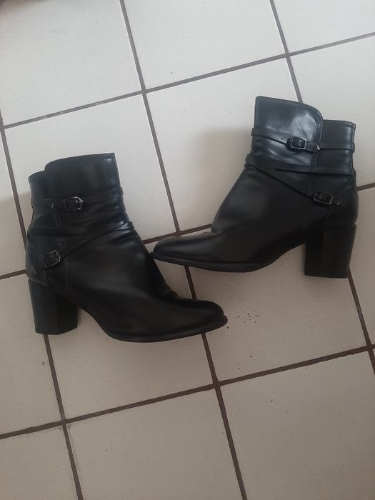 Елегантни дамски боти