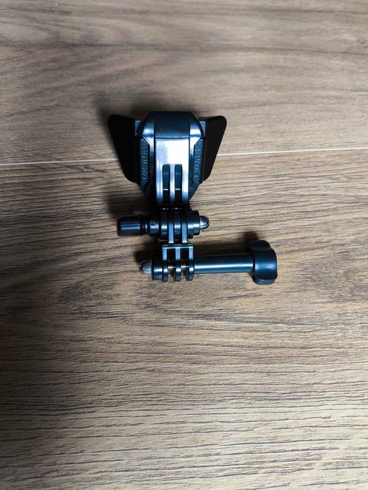 Prindere camera casca scorpion r1