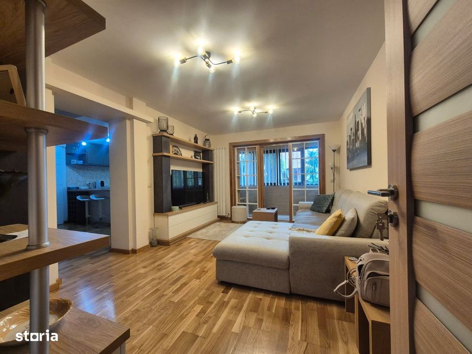 Vanzare Apartament 3 camere-superb, Târgu Jiu, zona Centrala