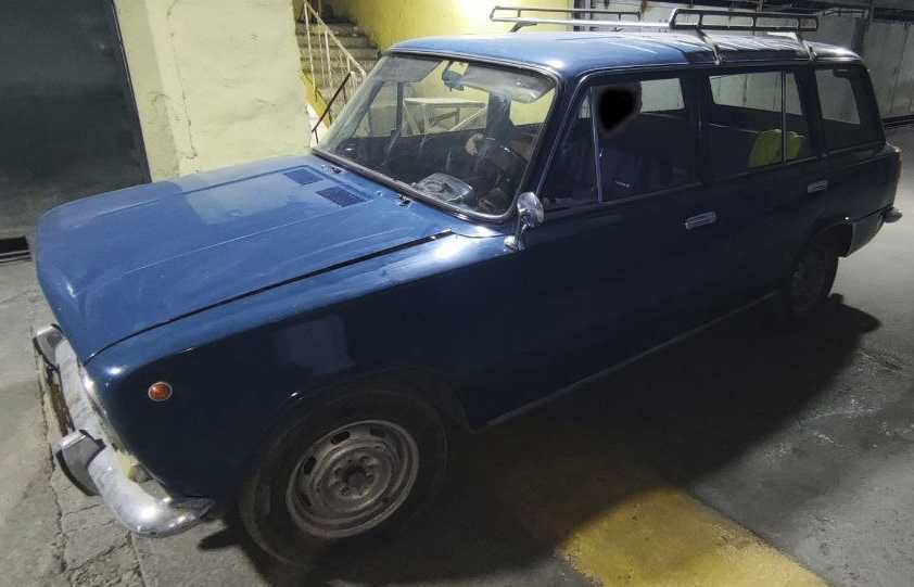 Антикварная ВАЗ-2102 фургон + прицеп