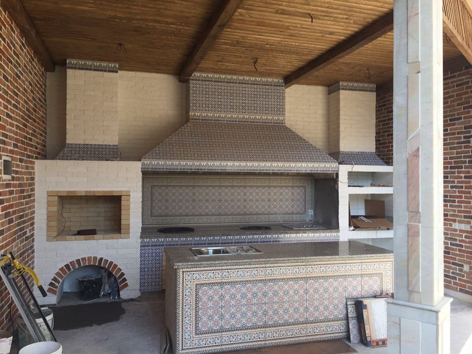 Летняя кухня Барбекю очаг камин пицца печь.