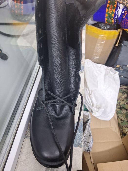 Продам берцы новые меховые