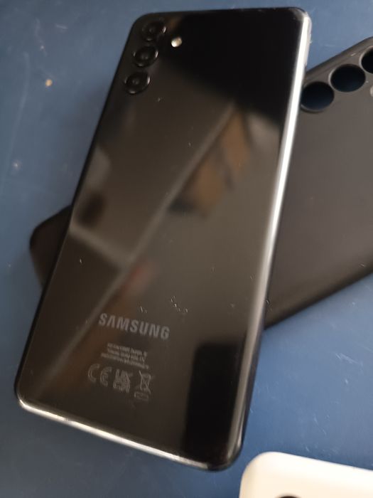 Vând  2 telefoane Samsung, A04