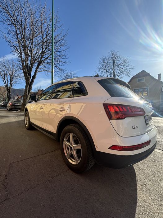 Audi Q5 - 2.0 TDI 4x4 masina pentru familie