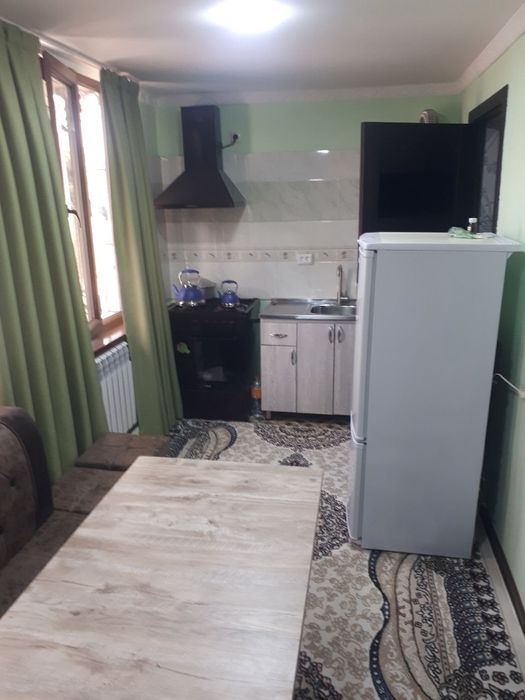 Квартира 2х-ком.2х-этажный 1 этаж 2-этажка дом
2 хонали 1. Кават
Хамма