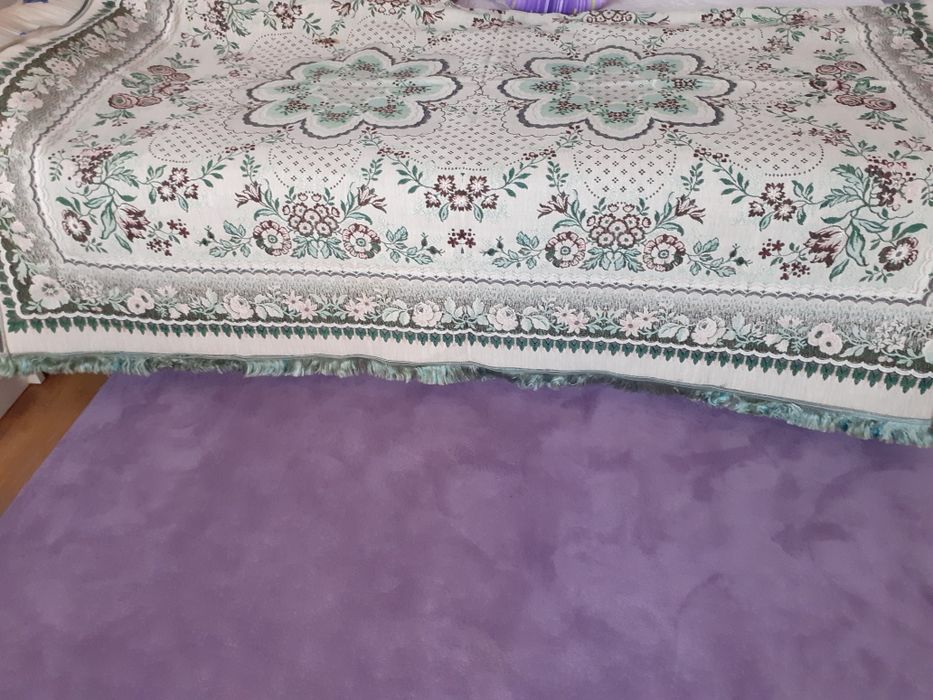 Покривки за легло, диван и маса