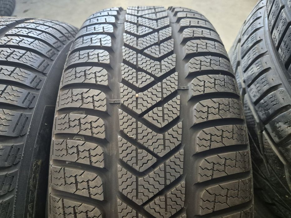 4 anvelope iarna Pirelli 235 55 17 ca si noi