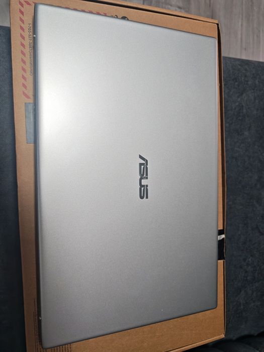 Laptop Asus i3 gen11, 17.3", 8gb, 512gb