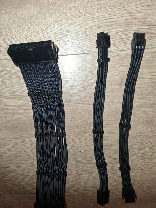 Vand cabluri alimentare pc