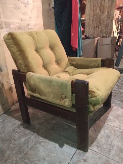 Дървени фотьойли