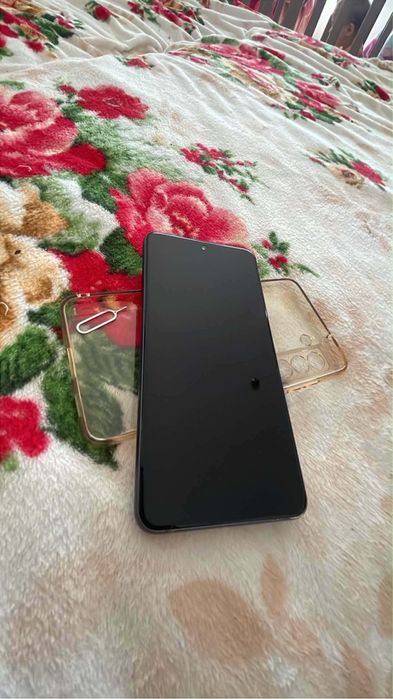 Vand diferite telefoane astept ofertele voastre