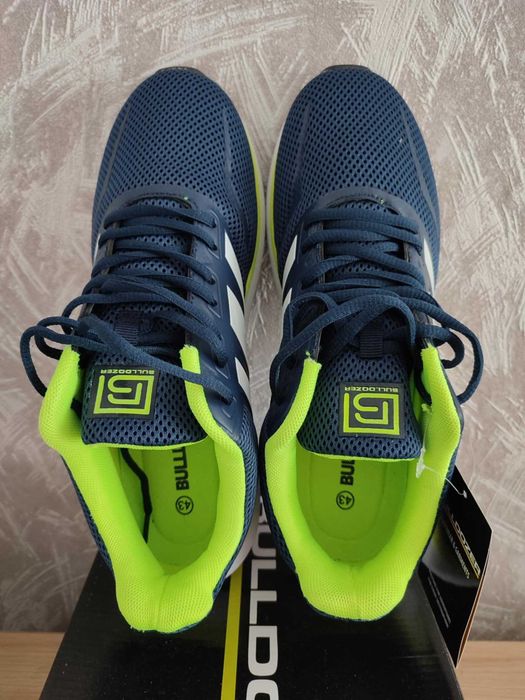 Продавям маратонки Булдозер.