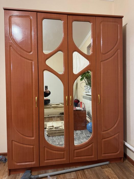 Шкаф для вещей и одежды