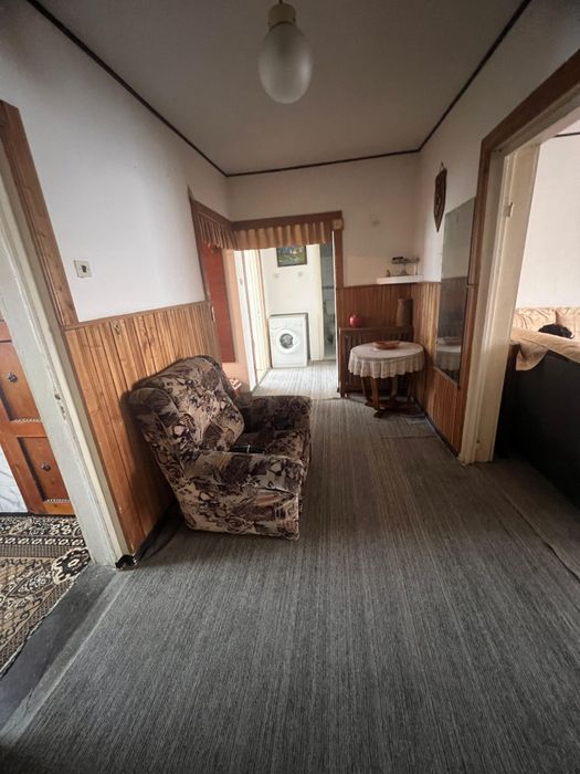 Vând apartament 4 camere