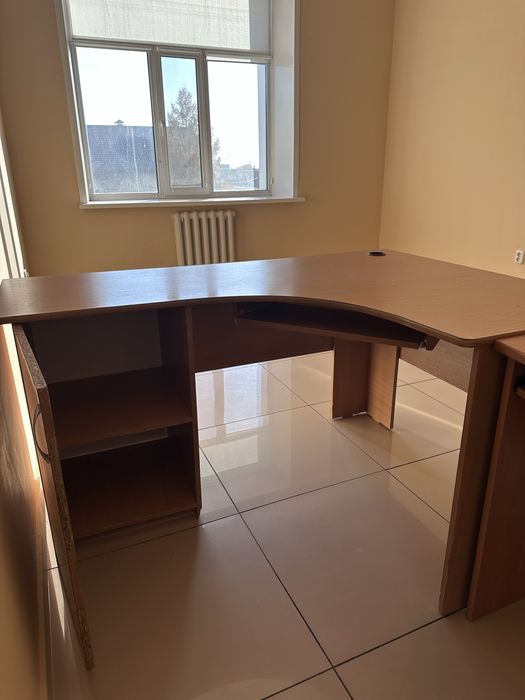 Офисный стол б/у