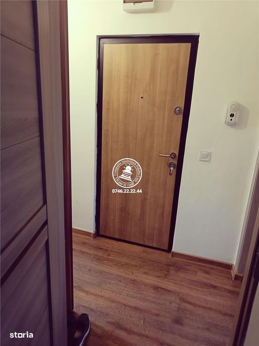 Apartament 3 camere de vanzare, model decomandat - Podul de Piatra