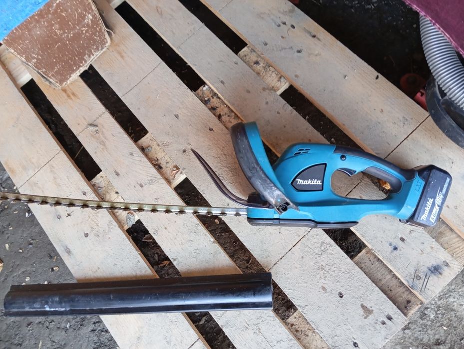 Vând foarfeca originală