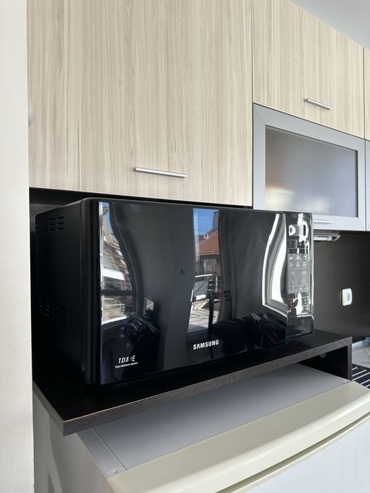 Микровълнова фурна Samsung с грил – черна