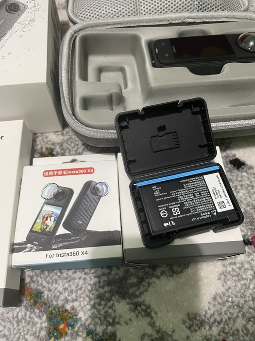 Vand camera Insta360 x4 cu accesorii