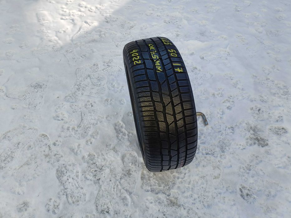 O anvelopa iarna 225 50 17 continetal wintercontact TS 830P 7,5 mm