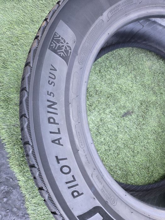 235 60 18 Michelin