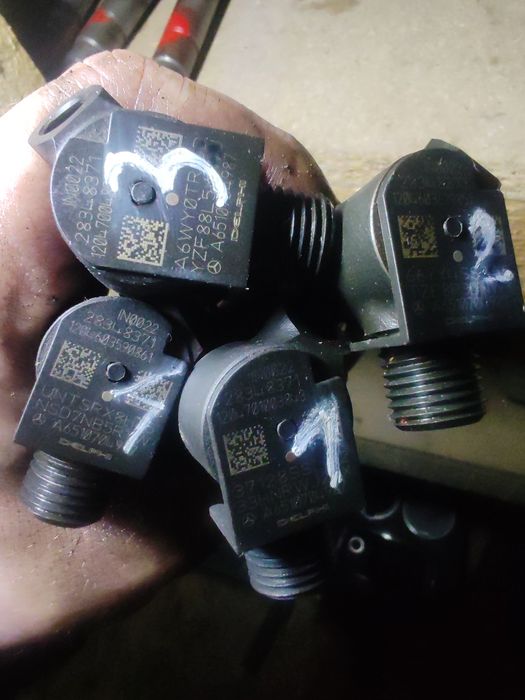 Injector Mercedes w204 2.2d 300lei buc