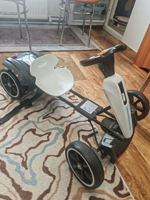 Cart electric cu telecomanda