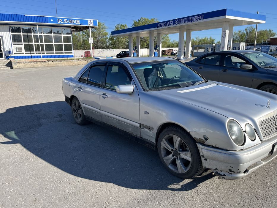Продам мерседес 210
