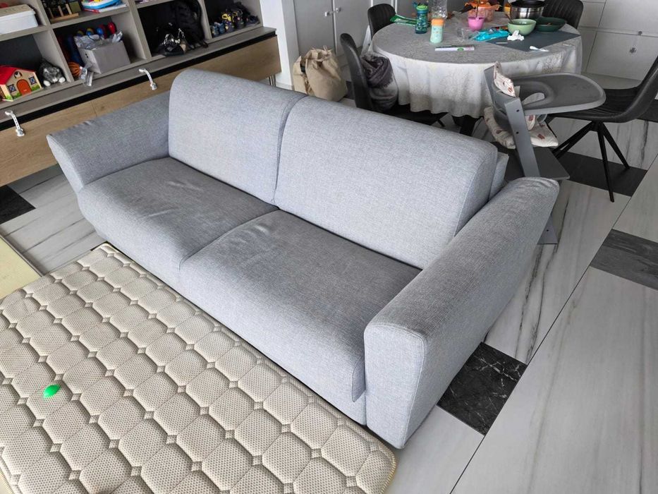 Canapea extensibila 3 locuri