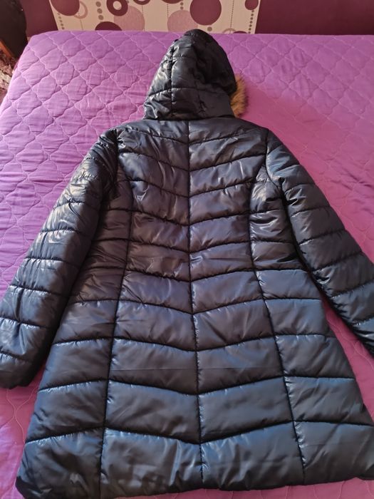 Дамско зимно яке със качулка със пух