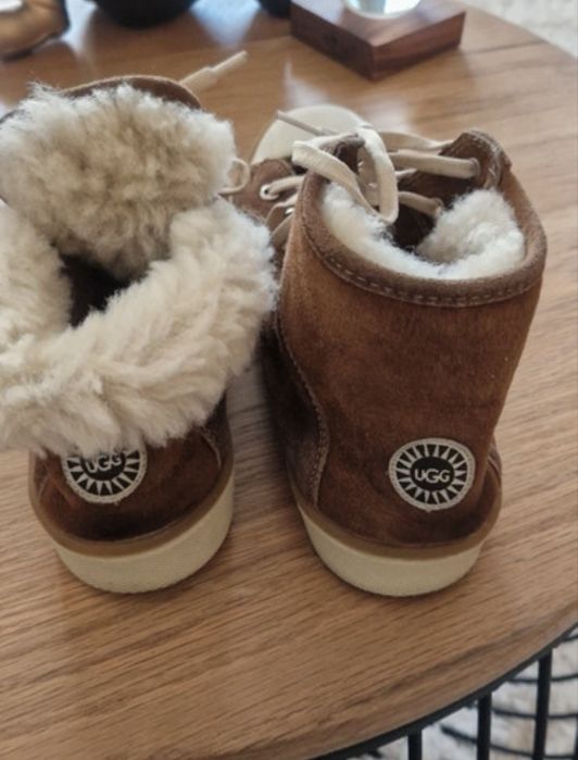 Ghete UGG Călduroase din Piele Întoarsă cu Blană Naturală
