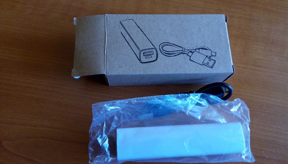 Външна Батерия 2200mAh - PowerBank 5V Нова с кабел!