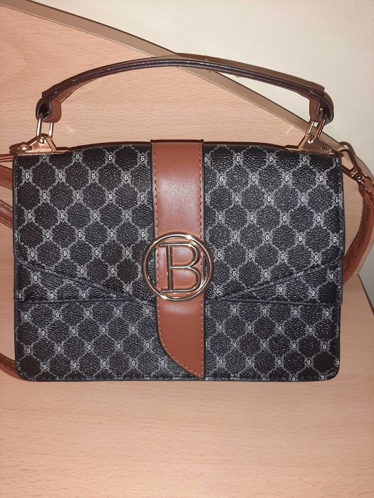 Продавам черна чанта Mohito, червена Martini и черно кафява малка