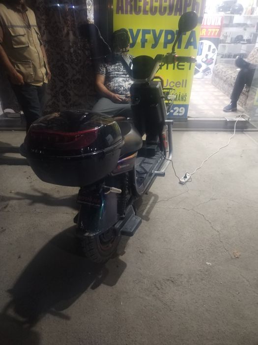 Elektro skuter sotiladi 60km tezligi