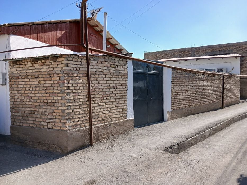 Ховли сотилади Навои